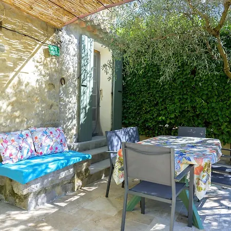 La Glycine Apartment *